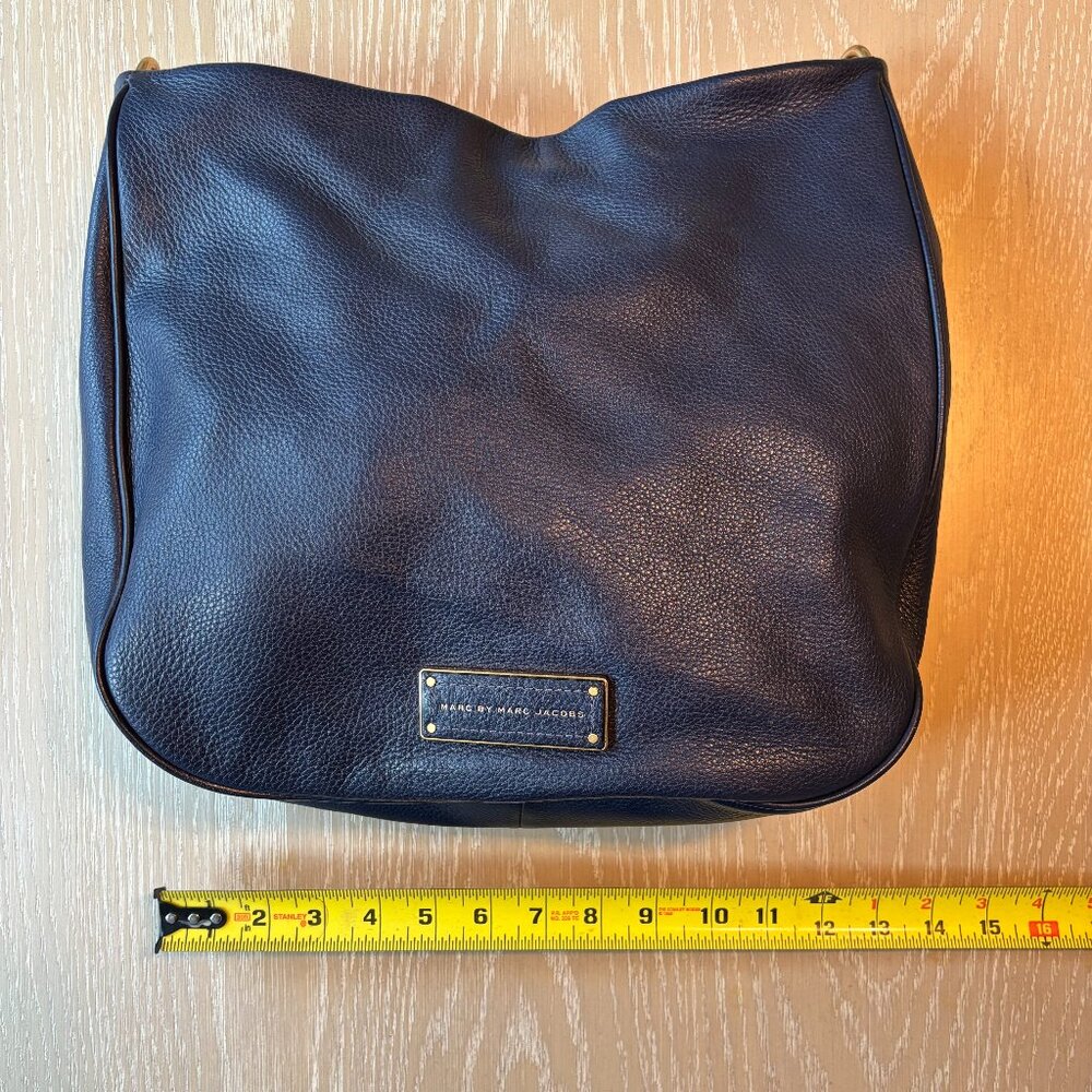 Marc by Marc Jacobs Navy Too Hot to Handle Leather Hobo Handbag - Picture 2 of 9